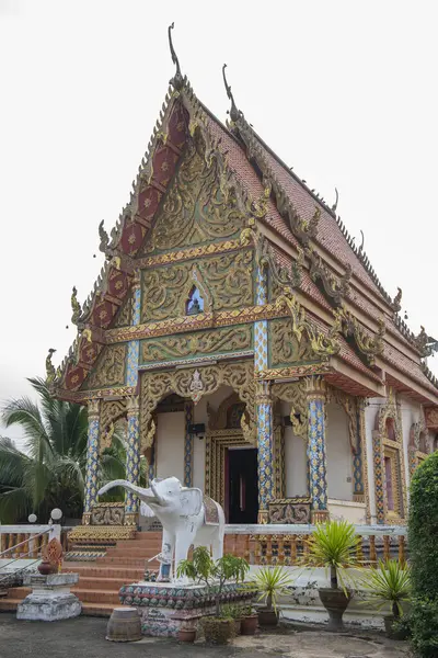 Tayland, Nan: 15 Kasım 2024 - Nan şehrinde Wat Tachang, Kuzey Tayland.  