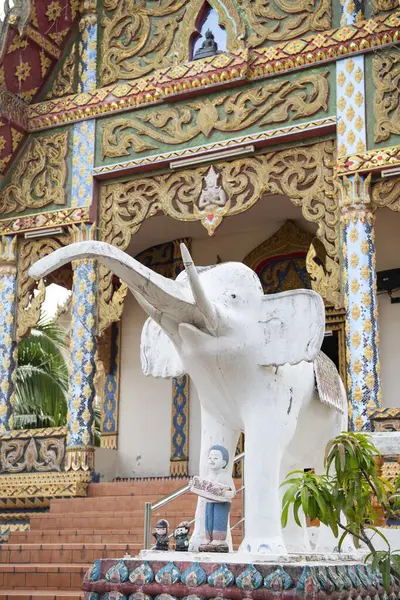 Tayland, Nan: 15 Kasım 2024 - Nan şehrinde Wat Tachang, Kuzey Tayland.  