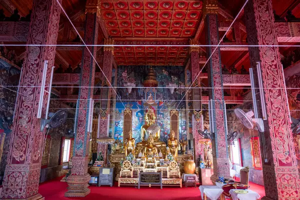 Tayland, Nan: 12 Kasım 2024 - Kuzey Tayland 'ın Nan ilindeki Wat Ming Mueang şehrinde.