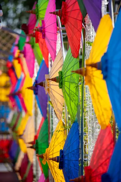 Tayland, Nan: 12 Kasım 2024 - Kuzey Tayland 'da Nan şehrindeki Wat Changkham Worawihan' da Loy Krathong dekorasyonu.  