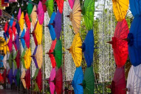 Tayland, Nan: 12 Kasım 2024 - Kuzey Tayland 'da Nan şehrindeki Wat Changkham Worawihan' da Loy Krathong dekorasyonu.  