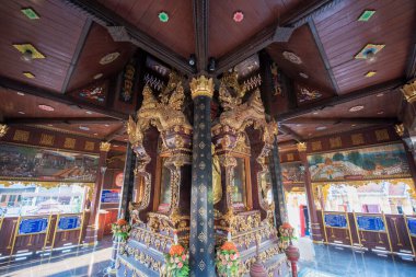 Tayland, Nan: 14 Kasım 2024 - Kuzey Tayland 'ın Nan ilindeki Wat Sri Boon Ruang şehrinde.  