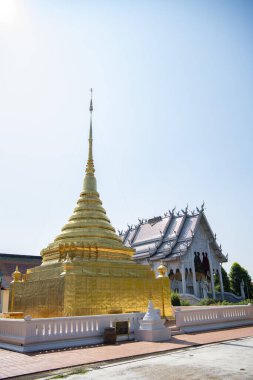 Tayland, Nan: 14 Kasım 2024 - Nan şehrindeki Wat Satharot, Kuzey Tayland.  