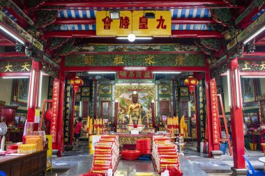 Tayland, Bangkok - 5 Kasım 2024: Tayland 'ın Bangkok şehrindeki Çin Mahallesi Chow Sue Kong Çin Tapınağı.