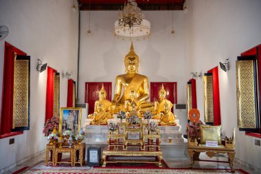 Tayland, Bangkok - 6 Kasım 2024: Wat Maha Phruettharam Worawihan Bangkok, Tayland.  