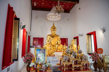 Tayland, Bangkok - 6 Kasım 2024: Wat Maha Phruettharam Worawihan Bangkok, Tayland.  