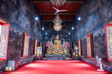 Tayland, Bangkok - 6 Kasım 2024: Wat Maha Phruettharam Worawihan Bangkok, Tayland.  