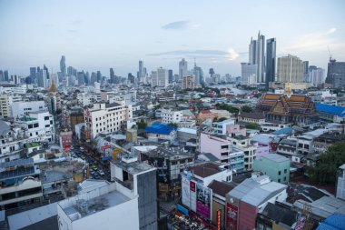   Tayland, Bangkok - 7 Kasım 2024: Tayland 'daki Bangkok şehrinde ufuk çizgisi olan Çin Kasabası.
