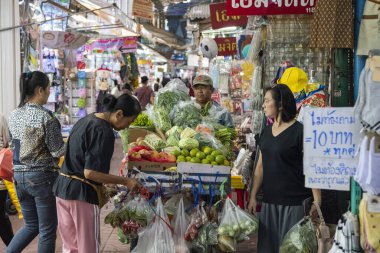 Tayland, Bangkok - 7 Kasım 2024: Tayland 'ın Bangkok şehrindeki Sampheng Market Line' da.