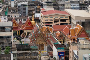 Tayland, Bangkok - 7 Kasım 2024: Çin 'de Wat Chai Chana Songkhram veya Wat Tuek' in havadan görünüşü Tayland 'ın Bangkok şehrinde ufuk çizgisi ile.