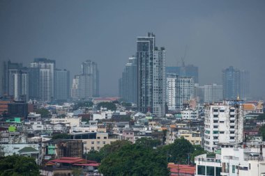   Tayland, Bangkok - 7 Kasım 2024: Tayland 'daki Bangkok şehrinde ufuk çizgisi olan Çin Kasabası.