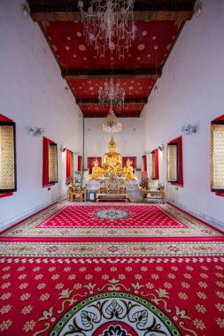 Tayland, Bangkok - 6 Kasım 2024: Wat Maha Phruettharam Worawihan Bangkok, Tayland.  