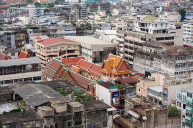 Tayland, Bangkok - 7 Kasım 2024: Çin 'de Wat Chai Chana Songkhram veya Wat Tuek' in havadan görünüşü Tayland 'ın Bangkok şehrinde ufuk çizgisi ile.