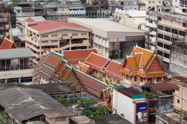 Tayland, Bangkok - 7 Kasım 2024: Çin 'de Wat Chai Chana Songkhram veya Wat Tuek' in havadan görünüşü Tayland 'ın Bangkok şehrinde ufuk çizgisi ile.