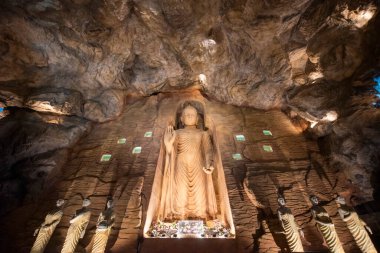 Tayland, Bangkok - 7 Kasım 2024: Bamiyan Buddha Mağarası Banglamphu, Banglamphu, Tayland.