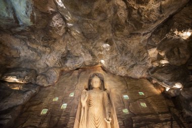 Tayland, Bangkok - 7 Kasım 2024: Bamiyan Buddha Mağarası Banglamphu, Banglamphu, Tayland.
