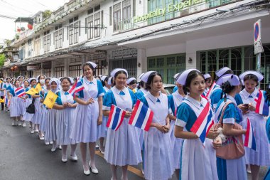 Tayland, Bangkok - 8 Kasım 2024: Tayland 'da Bangkok' taki Wat Saket Festivali 'nde Altın Dağ' a gidiş seremonisi.