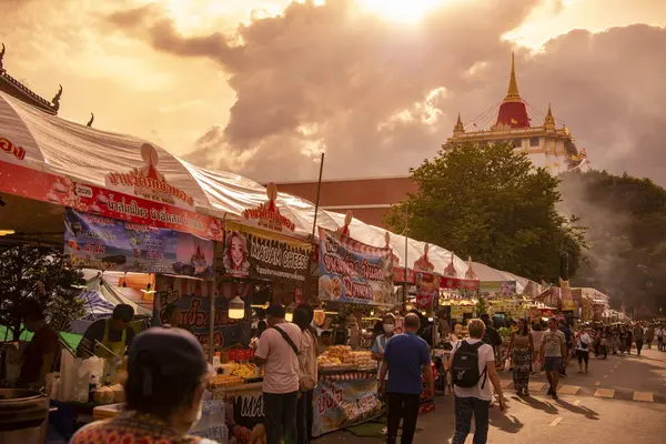 Tayland Gıda Pazarı Wat Saket Festivali Fuarı Bangkok, Tayland, Bangkok, 8 Kasım 2024.