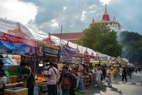 Tayland Gıda Pazarı Wat Saket Festivali Fuarı Bangkok, Tayland, Bangkok, 8 Kasım 2024.