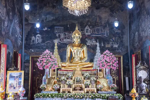 Tayland, Bangkok - 6 Kasım 2024: Wat Maha Phruettharam Worawihan Bangkok, Tayland.  