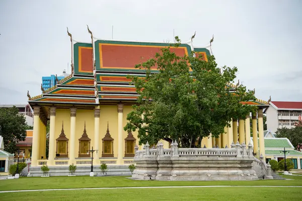 Tayland, Bangkok - 6 Kasım 2024: Wat Thepsirintrawat Ratchaworawihan Tayland 'da.