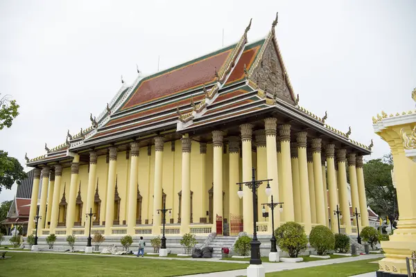 Tayland, Bangkok - 6 Kasım 2024: Wat Thepsirintrawat Ratchaworawihan Tayland 'da.