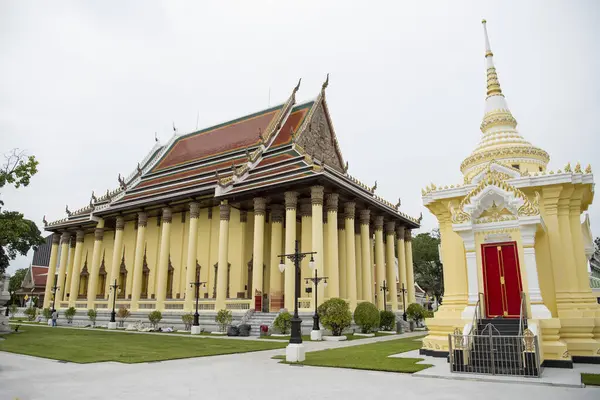 Tayland, Bangkok - 6 Kasım 2024: Wat Thepsirintrawat Ratchaworawihan Tayland 'da.