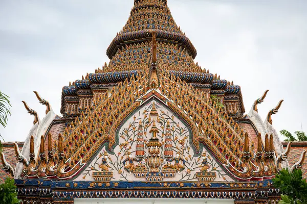 Tayland, Bangkok - 6 Kasım 2024: Wat Thepsirintrawat Ratchaworawihan Tayland 'da.