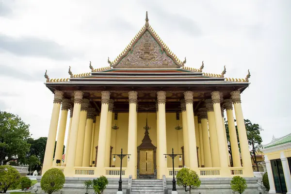 Tayland, Bangkok - 6 Kasım 2024: Wat Thepsirintrawat Ratchaworawihan Tayland 'da.