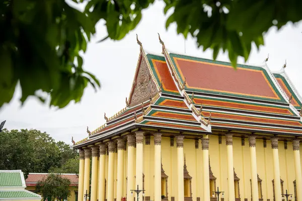 Tayland, Bangkok - 6 Kasım 2024: Wat Thepsirintrawat Ratchaworawihan Tayland 'da.