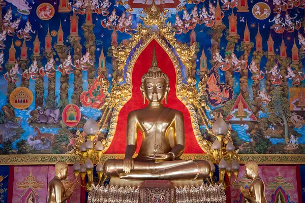 Tayland, Bangkok - 6 Kasım 2024: Tayland 'ın Bangkok şehrindeki Wat Phlapphla Chai' de.