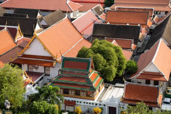 Tayland, Bangkok - 7 Kasım 2024: Banglamphu 'daki Wat Saket' in Tayland 'daki havadan görünüşü.