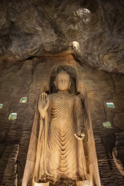 Tayland, Bangkok - 7 Kasım 2024: Bamiyan Buddha Mağarası Banglamphu, Banglamphu, Tayland.