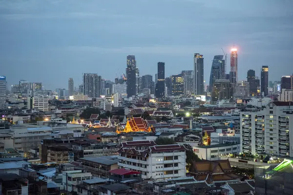 Tayland, Bangkok - 7 Kasım 2024: Wat Phlapphla Chai Skyline ile Tayland 'da.