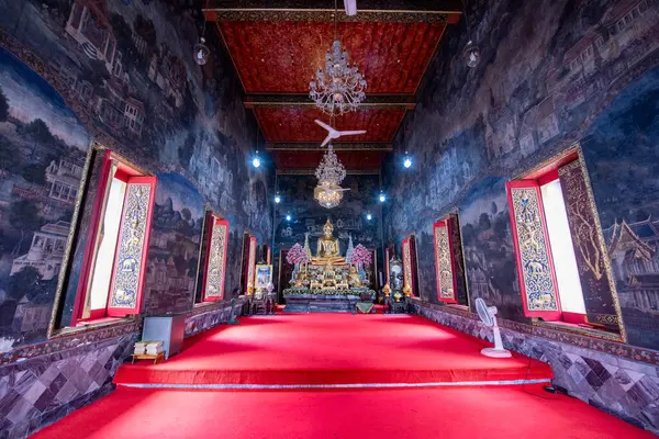 Tayland, Bangkok - 6 Kasım 2024: Wat Maha Phruettharam Worawihan Bangkok, Tayland.  