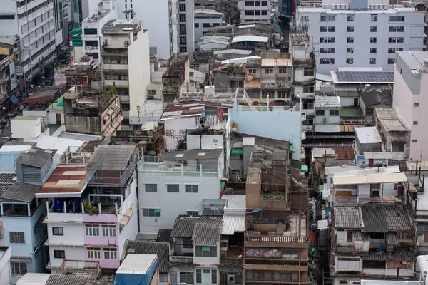   Tayland, Bangkok - 7 Kasım 2024: Tayland 'daki Bangkok şehrinde ufuk çizgisi olan Çin Kasabası.