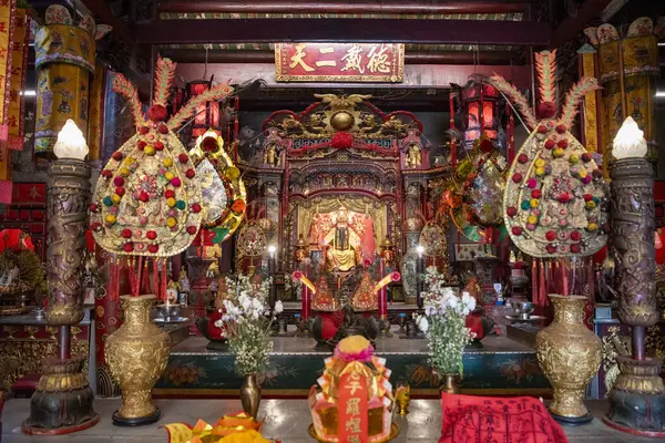 Tayland, Bangkok - 5 Kasım 2024: Tayland 'ın Bangkok şehrindeki Hon Wong Kung Çin Tapınağı.