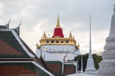 Banglamphu, Banglamphu, Tayland 'daki Wat Saket Festivali' nde Altın Dağ 'da seremoni. Tayland, Bangkok, 8 Kasım 2024.