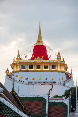 Banglamphu, Banglamphu, Tayland 'daki Wat Saket Festivali' nde Altın Dağ 'da seremoni. Tayland, Bangkok, 8 Kasım 2024.