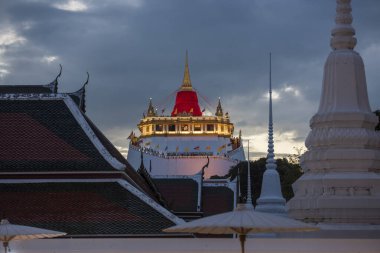 Banglamphu, Banglamphu, Tayland 'daki Wat Saket Festivali' nde Altın Dağ 'da seremoni. Tayland, Bangkok, 8 Kasım 2024.