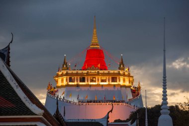 Banglamphu, Banglamphu, Tayland 'daki Wat Saket Festivali' nde Altın Dağ 'da seremoni. Tayland, Bangkok, 8 Kasım 2024.