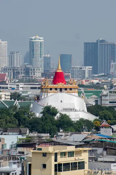 Bangkok, Tayland 'daki Golden Mount Chedi of Wat Saket Tapınak Festivali - Tayland, Bangkok, 8 Kasım 2024.