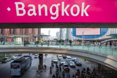 Tayland, Bangkok - 11 Aralık 2024: Tayland 'ın Bangkok kentindeki Siam Meydanı' ndaki Bankok Logosu.  