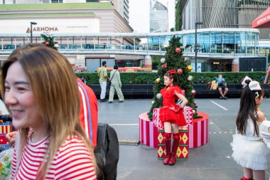 Tayland, Bangkok - 12 Aralık 2024: Tayland 'da Sukhumvit' teki Central World Mall 'da Noel Çocuk Etkinliği.  