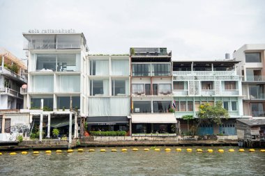Tayland 'ın Bangkok şehrindeki Chao Phraya Nehri' ndeki Rattanakosin Oteli. Tayland, Bangkok, 13 Aralık 2024.