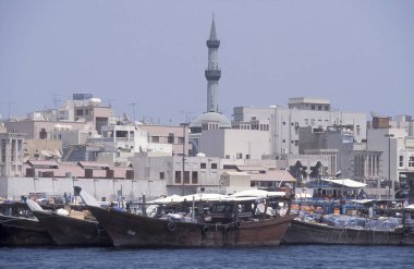 BAE 'nin Dubai şehrindeki Dubai' de, Dubai 'de bir cami. Dubai, 4 Ekim 2004