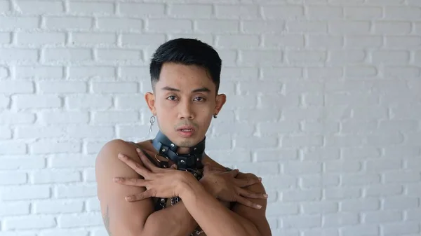 Sexy Transgender Sensually Shows His Inner Essence Expressive Dance Bisexual 로열티 프리 스톡 사진