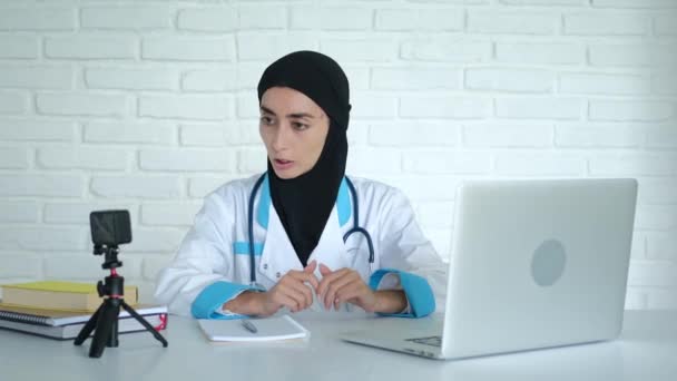 Muslim Woman Professor Medicine Hijab Conducts Training University Remotely Gives — Stockvideo