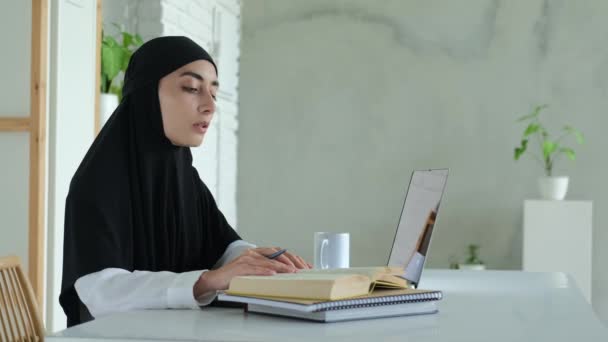 Arab Student Studying International University Uses Laptop Remotely Internet Online — Stockvideo