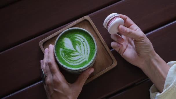 Top View Matcha Mug Green Foam Shape Heart Womens Hands — 图库视频影像